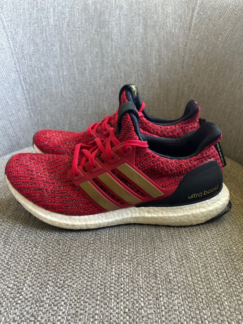 Adidas x Game of Thrones Wmns UltraBoost 4.0 "House Lannister" Sneakers - Picture 2 of 7